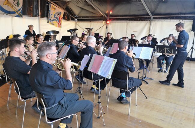 Der Musikverein Ruswil unter der Leitung von Matthias Koch