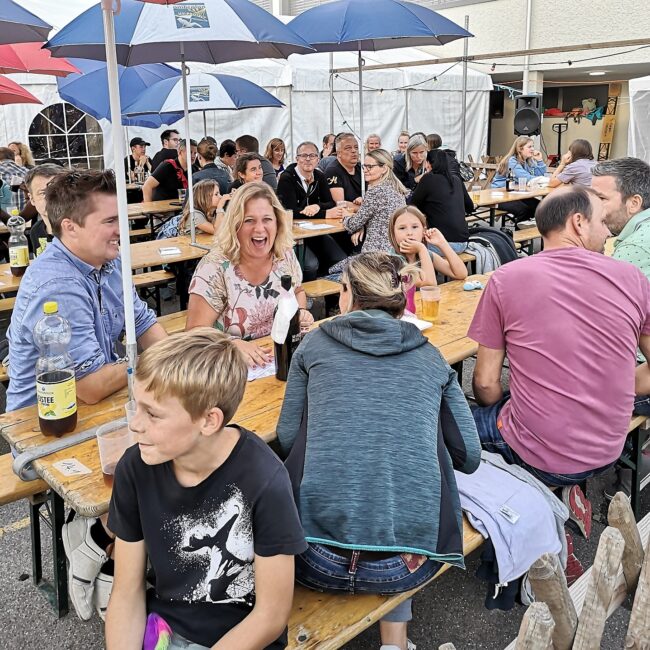 Heitere Stimmung an der Kilbi