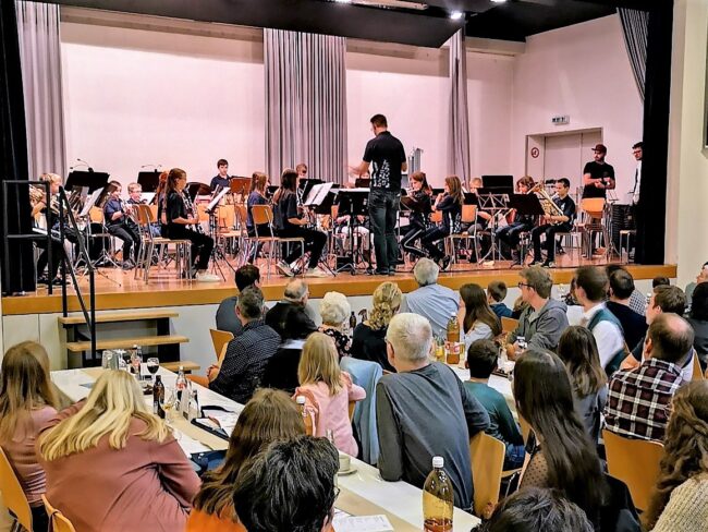 Die Smilingband Rottal unter der Leitung von Martial Kuhn.