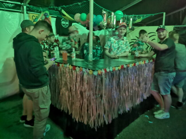 Bar der Rosswösschwyber am Bargaudi 2023 in Rüediswil.