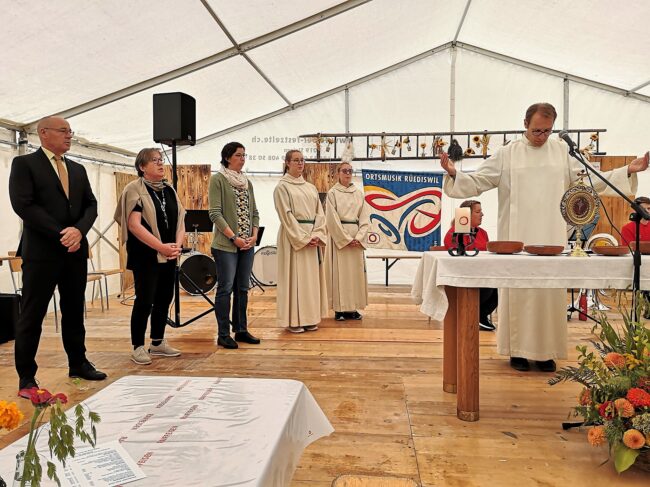 Kilbigottesdienst in Rüediswil 2023; Adrian Wicki zelebriert die Messe