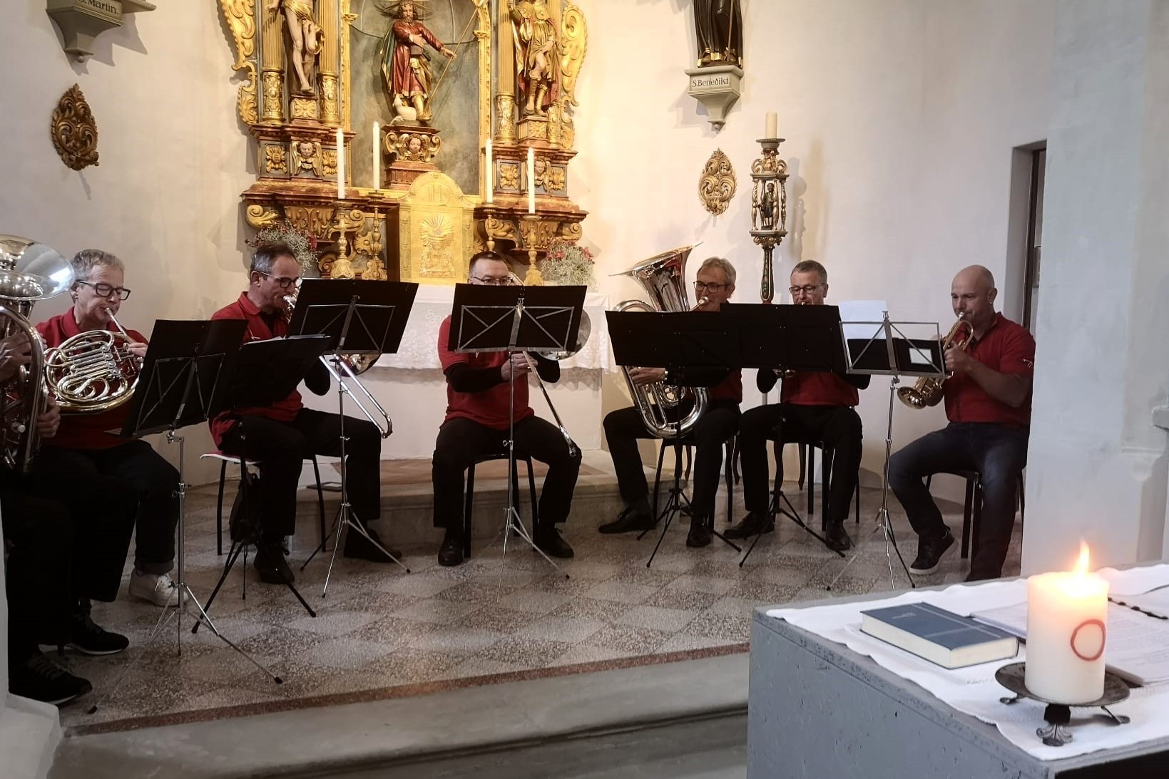 Die Kleinformation der Ortsmusik Rüediswil spielt an der Einweihung der Kapelle St. Wendelin