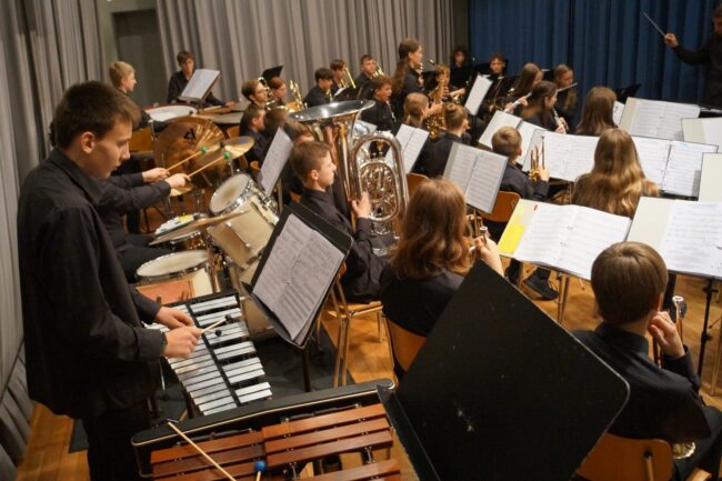 Eröffnung des Samstagsabend Konzerts bei der OMR