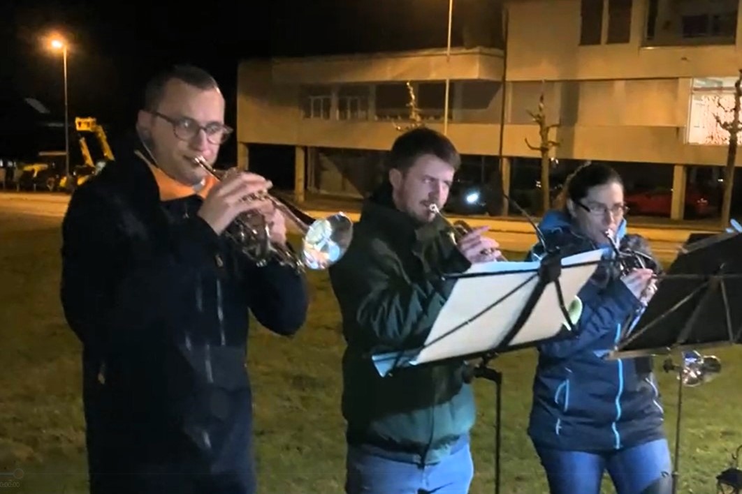 Weihnachtszauber der Ortsgemeinschaft Rüediswil mit einer Kleinformation der Ortsmusik