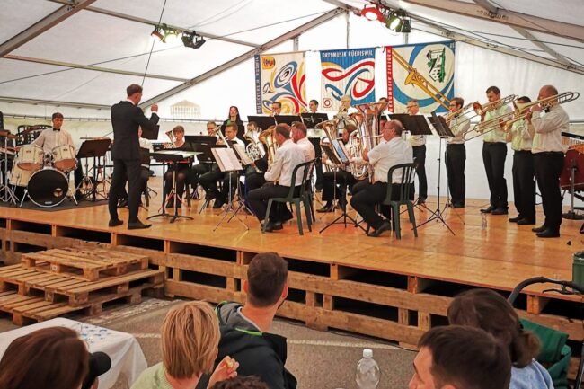 Am 22. Juni 2024 fand in Ruswil auf dem Märtplatz das zweite Blasmusik OpenAir statt. Auftritt des Musikverein Ruswil.