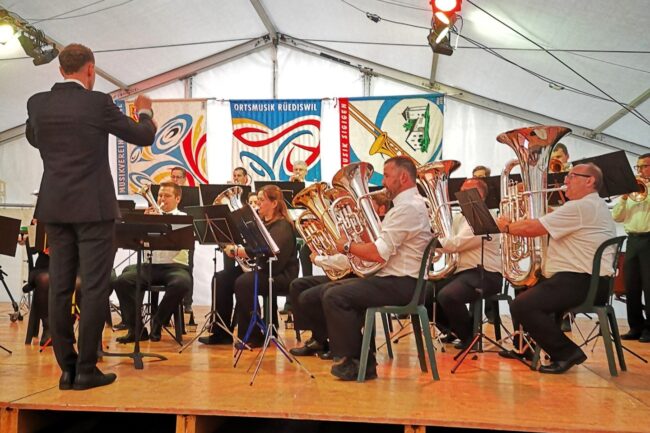 Am 22. Juni 2024 fand in Ruswil auf dem Märtplatz das zweite Blasmusik OpenAir statt. Auftritt des Musikverein Ruswil.