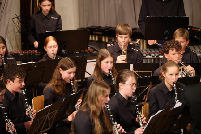 Die Jungmusik Rottal eröffnete das Jahreskonzert der Ortsmusik Rüediswil am Sonntag