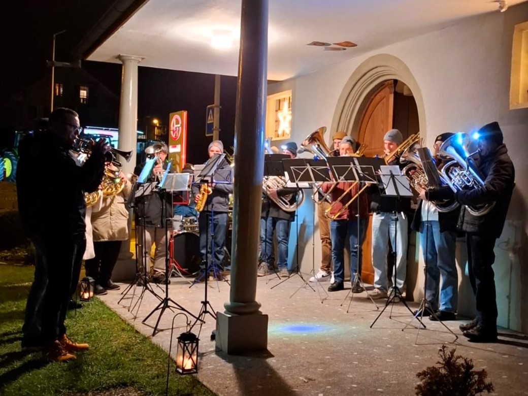 Weihnachtszauber 2025 mit Kleinformation der Ortsmusik Rüediswil