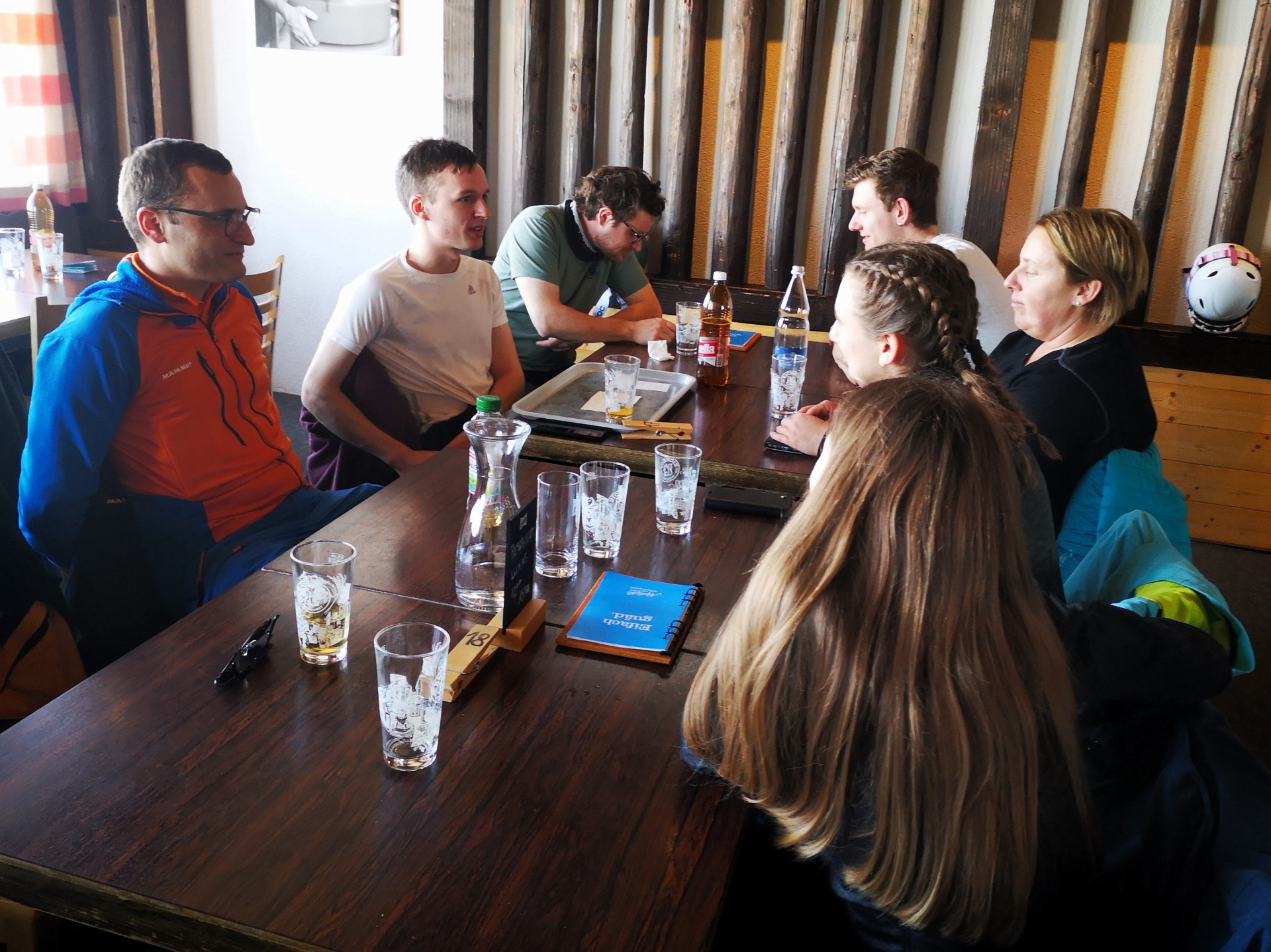 Mittagessen im Restaurant "Alpstübli" am OMR-Skitag in Engelberg