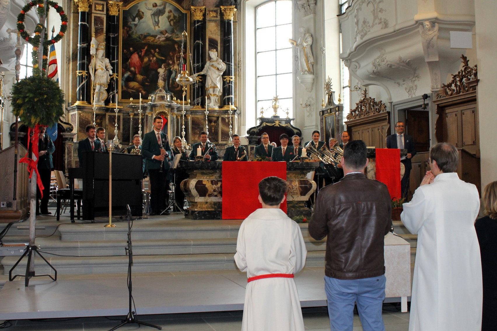 Die Ortsmusik Rüediswil setzte am Palmsonntag, 13. April 2025, unter der Leitung von Patrick Hummel besondere musikalische Akzente im Gottesdienst der Kirche Ruswil.