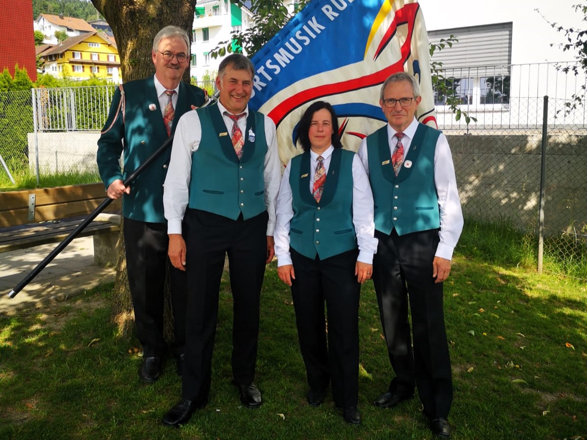 Drei verdiente Veteranen der Ortsmusik Rüediswil konnten in Sursee geehrt werden.