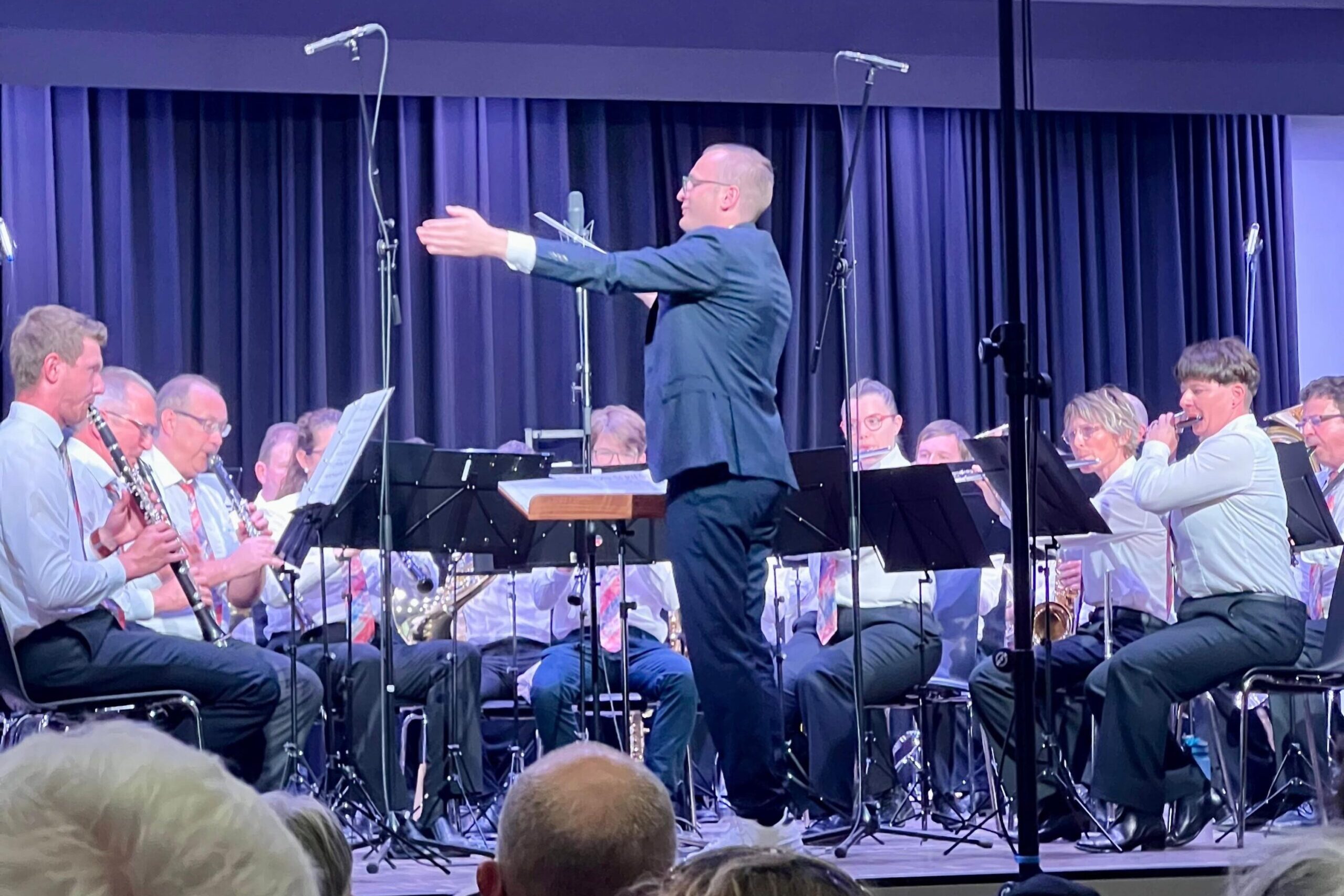 Musikfest 2025 in Sursee Auftritt der Ortsmusik Rüediswil unter der Leitung von Patrick Hummel.