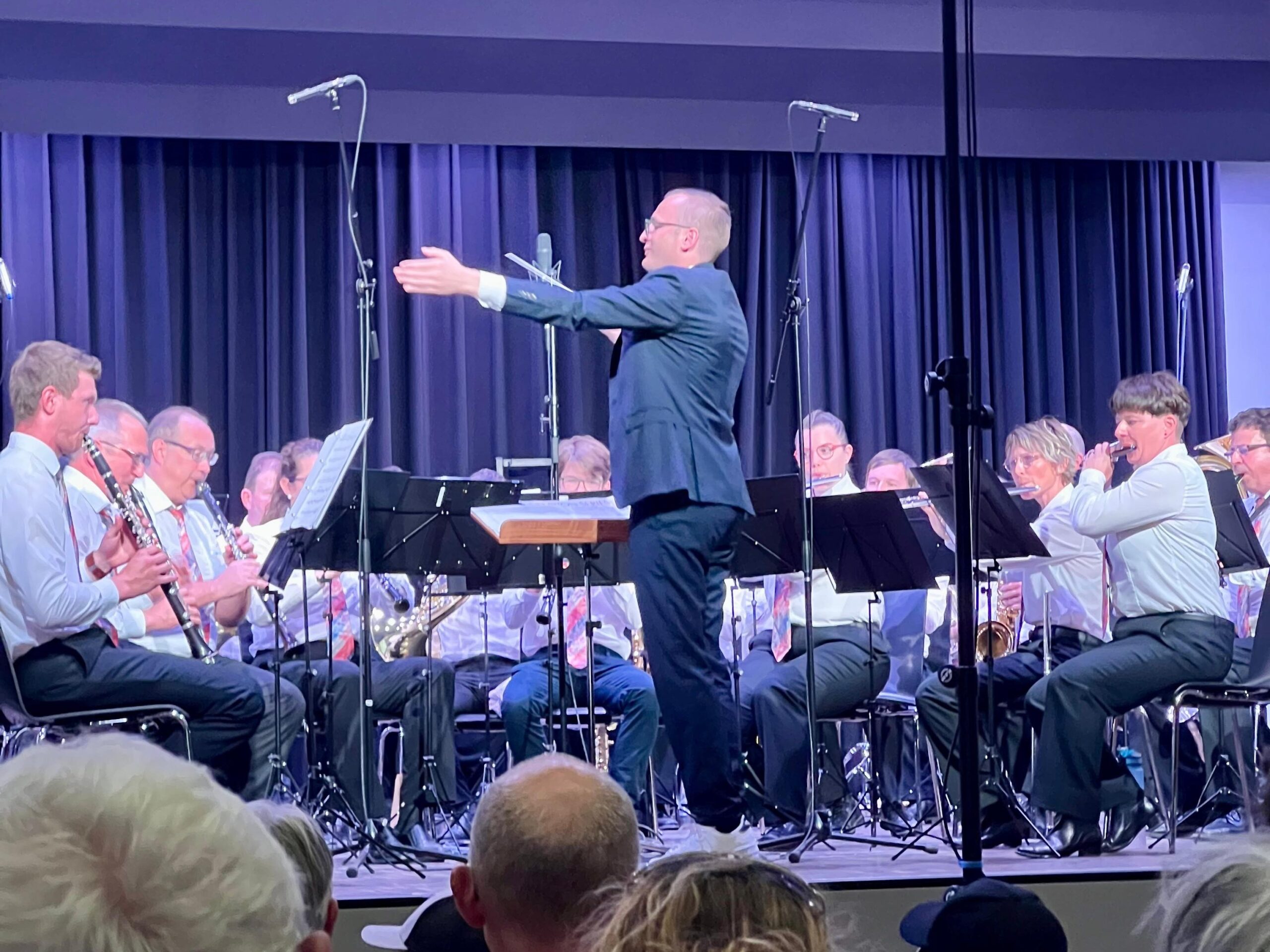 Musikfest 2025 in Sursee Auftritt der Ortsmusik Rüediswil unter der Leitung von Patrick Hummel.