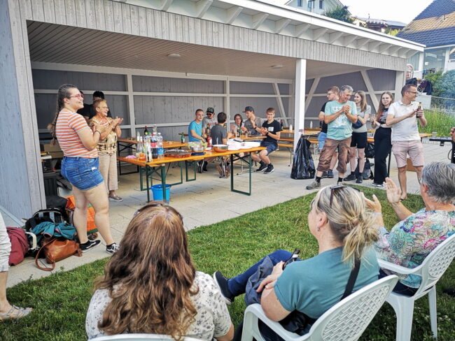Die köstlichen Salate und das verlockende Dessert wurden liebevoll vom Organisationskomitee kreiert.