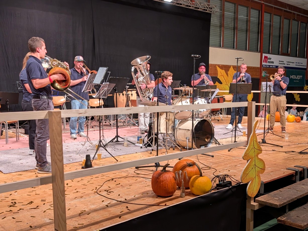 Den Abschluss der Konzertreihe am Fest der Ortsmusik machte die Brässbänd IX.