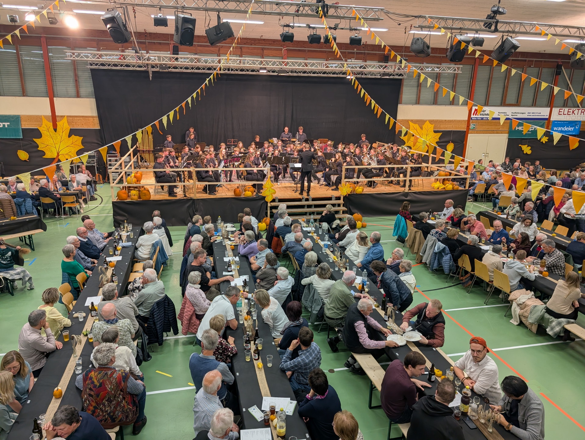 Über 50 Jugendliche der Jungmusik Rottal traten am Konzert der Ortsmusik auf