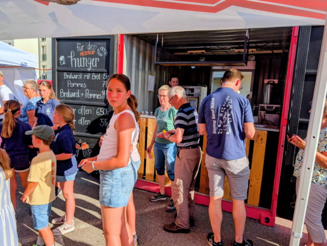 Am Blasmusik OpenAir 2026 gab es ein kleines aber feines Angebot gegen Hunger und Durst.