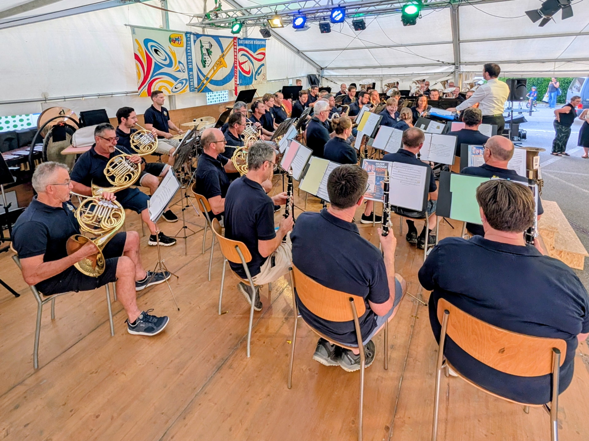 Bergmusik Sigigen auf der Bühne Am Blasmusik OpenAir 2026begeisterte die Bergmusik Sigigen mit schönen Melodien.
