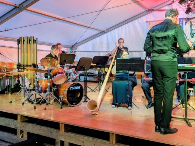 Am Blasmusik Openair 2026 begeisterte die Brassband Musikverein Ruswil mit der "Swiss Lady", gespielt auf dem Alphorn.