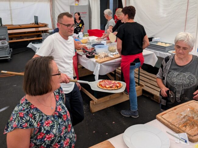 Gut 300 Pizzen wurden am Fürobebier der Ortsmusik Rüediswil an der Kilbi Rüediswil 2026 gebacken.