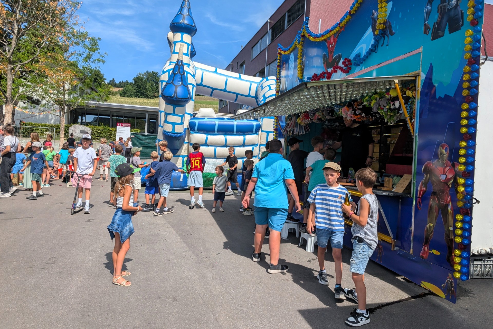 Die Schiessbude war gut besucht. Die Schiessbude und Hüpfburg war an der Kilbi 2026 in Rüediswil sehr gefragt.