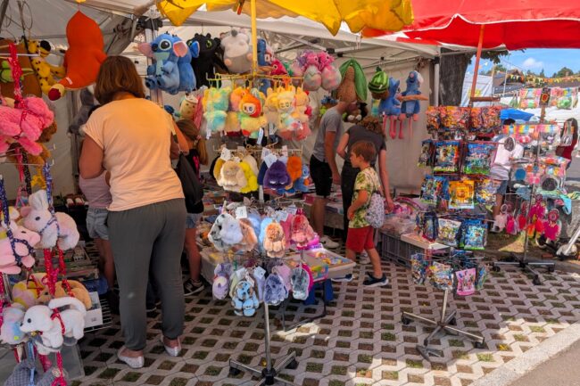 Am Kilbisonntag, 23 August waren wiederum zahlreiche Stände auf dem Schulhausplatz Rüediswil und boten Attraktionen an.