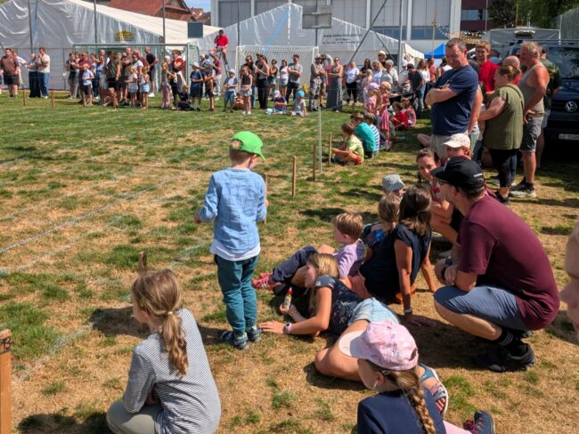 Am Kilbisonntag, 22. August 2026 gab es wieder um 14.30 Uhr das beliebte Kuhfladenbingo, organisiert von der Ortsmusik Rüediswil