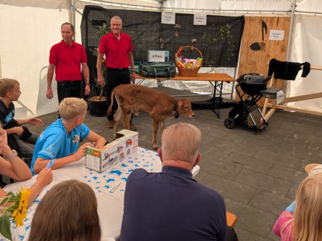 Am Kilbisonntag, 22. August 2026 führte die Ortsmusik Rüediswil das Kuhfladenbingo durch.