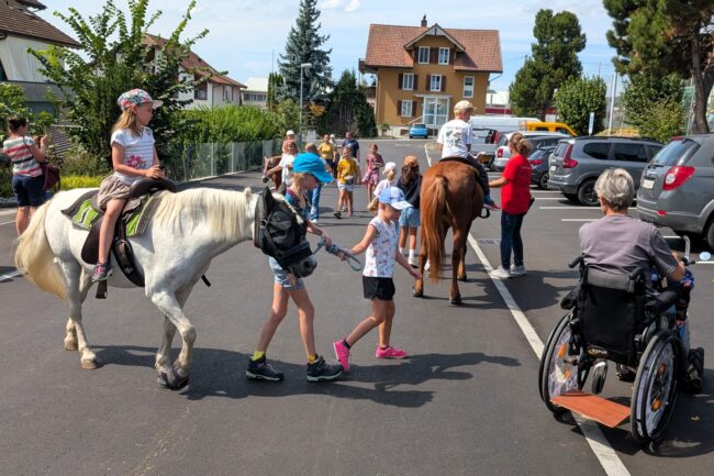 An der Kilbi Rüediswil 2026 gab es wieder das beliebte Ponyreiten von Eva Aregger.
