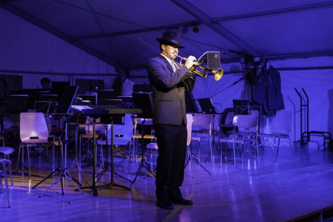 Erstes Solo mit der neuen Anthrazitgrauen Uniform der Ortsmusik Rüediswil vorgetragen von Hubert Stäger.